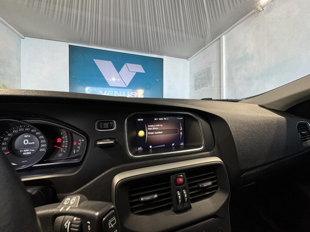 Volvo V40 Cross Country T3 Automatic 2017  - 9